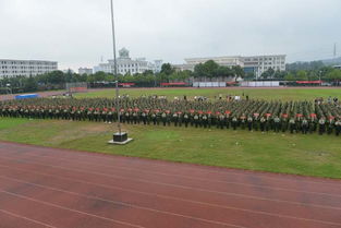 我校4600余名2014級新生接受軍訓