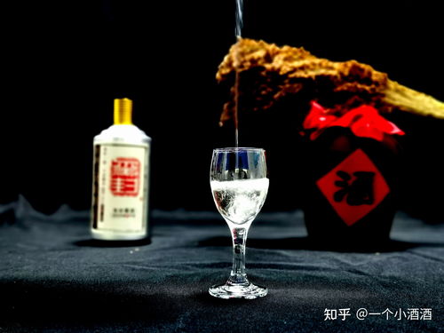 白酒空杯后聞著不香反臭,一定就是劣質(zhì)酒精酒 其實(shí)純糧酒也會這樣
