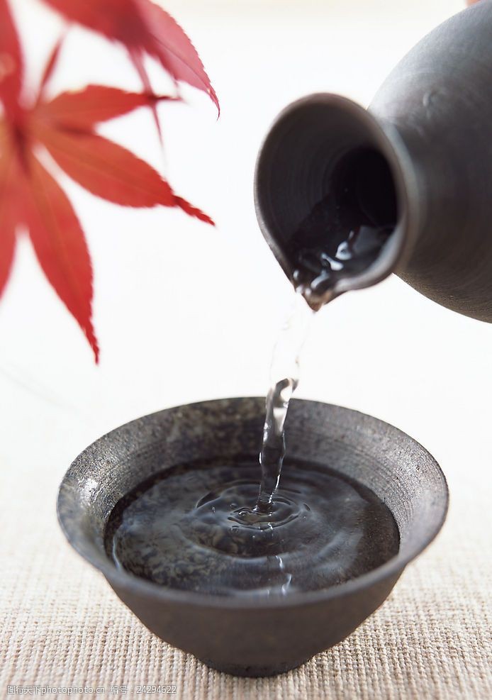 倒酒圖片-